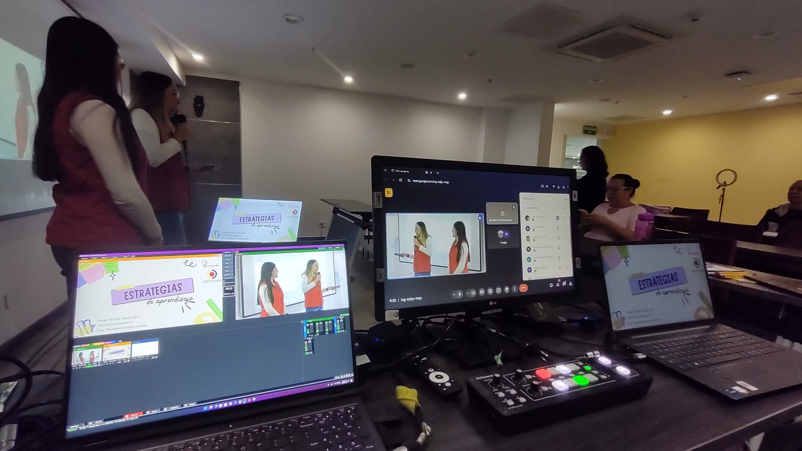 Transmisión en vivo para evento corporativo con equipo profesional